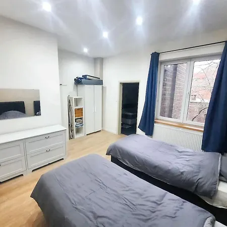 Modern In Molenbeek Saint Jean / 77 M² / Parking * Брюссель