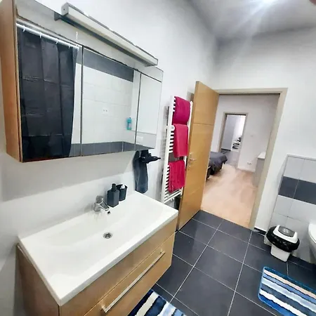 Апартаменты Modern In Molenbeek Saint Jean / 77 M² / Parking Брюссель