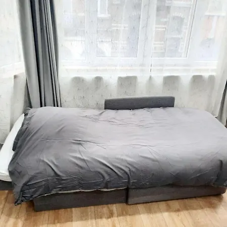 Modern In Molenbeek Saint Jean / 77 M² / Parking Апартаменты