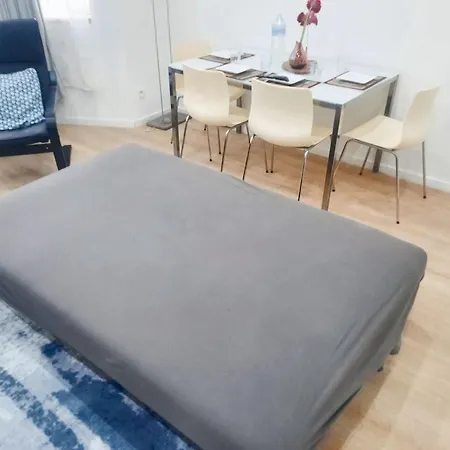 Modern In Molenbeek Saint Jean / 77 M² / Parking Апартаменты *