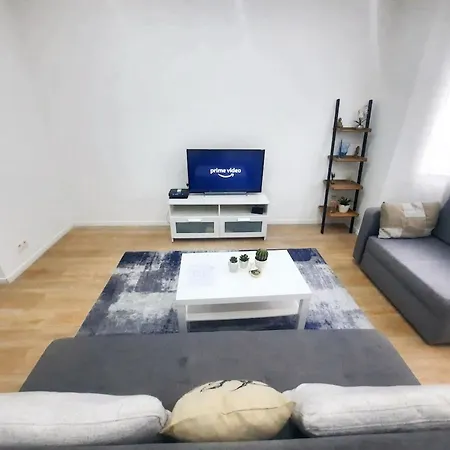 Modern In Molenbeek Saint Jean / 77 M² / Parking * Брюссель
