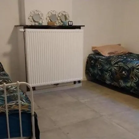 2lit Célibataire Schaarbeek Sous-sol *