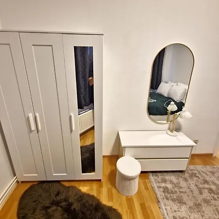 Sauna, Atomium, Expo Brussels, Stadium Roi Baudoin, Kinepolis, Planetarium, Centre *