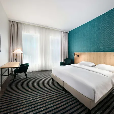 Park By Radisson Centre Midi 3*