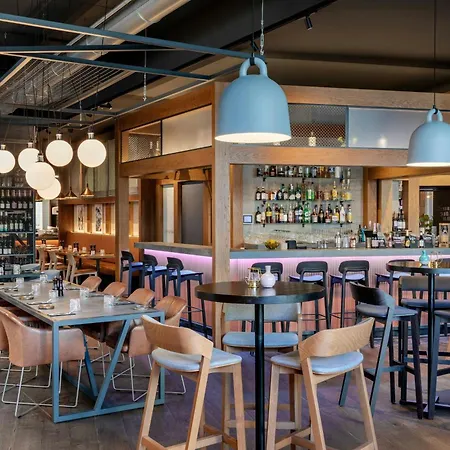 Отель Moxy Center Брюссель