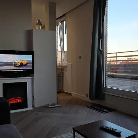 Penthouse Lumineux Avec Grande Terrasse De 40m2