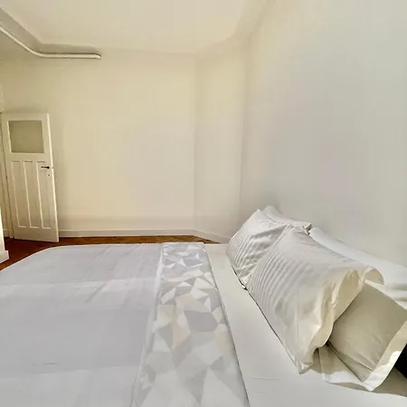Brulux Luxury Apartment
