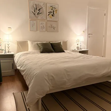 Cozy Private With Terrace & Workspace *
