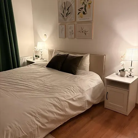 Cozy Private With Terrace & Workspace