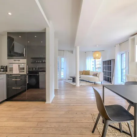 The Parliament Flats *