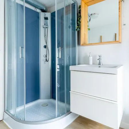 Charming Top-floor With Unique Loft Design شقة بروكسل