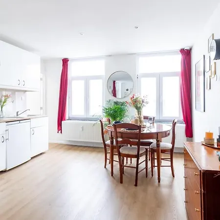 Bright & Charming In Brussels, Heart Of Saint-gilles Apartamento