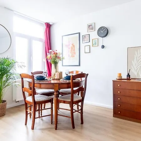 Bright & Charming In Brussels, Heart Of Saint-gilles Брюссель