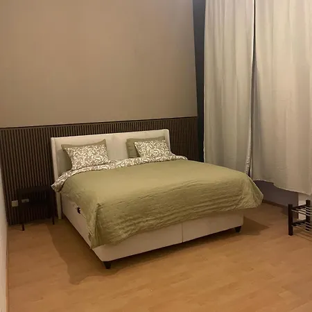 Cozy And Luxurious In Brussels, Laeken Brüksel