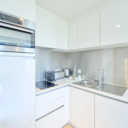 Apartment Spacious In *