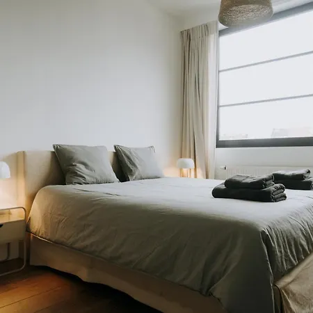 Magnificent Loft - 3 Bedroom Duplex *