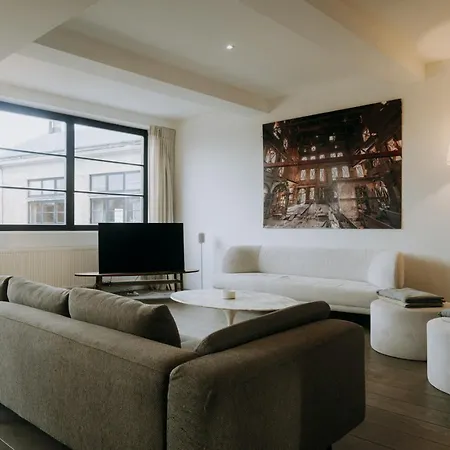 Magnificent Loft - 3 Bedroom Duplex Apartment