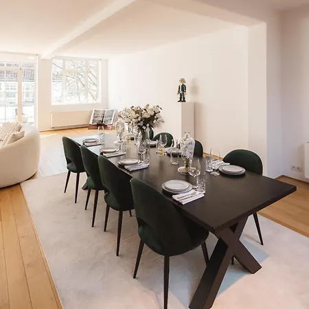 400 Sqm Luxury Centre Apartment