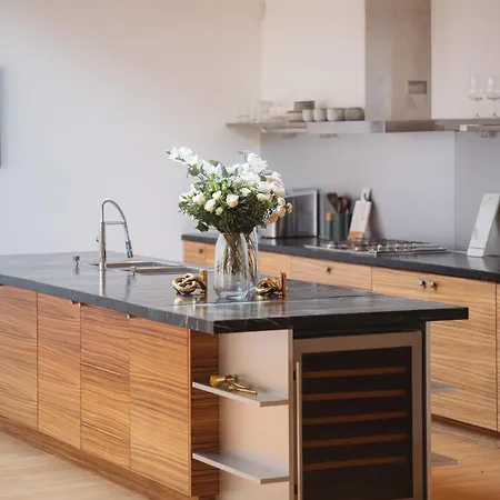 Apartment 400 Sqm Luxury Centre