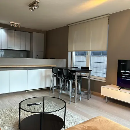 Comfortable Two Bedroom In Center