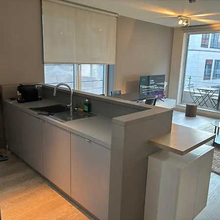 Comfortable Two Bedroom In Center