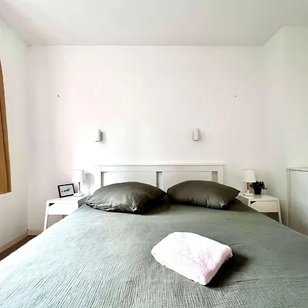 Bright & Stylish In Nature Apartment *