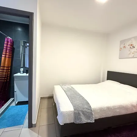 Cosy A Metro Vandervelde * ブリュッセル