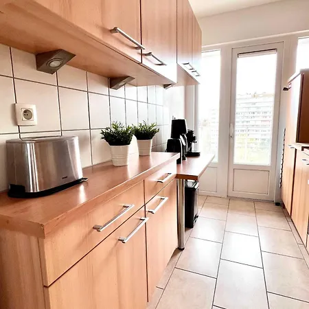 Elegant 2pcs Proche Apartment Brüssel