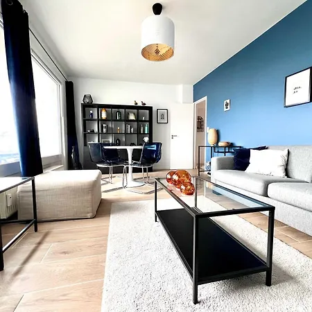 Elegant 2pcs Proche Apartment