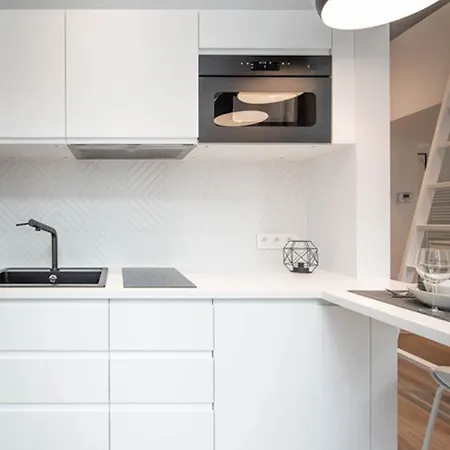 Apartment Fully Equipped Near Place Stephanie *