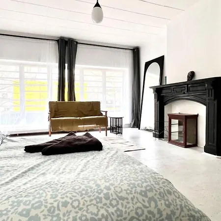 800 M From Grand Place *