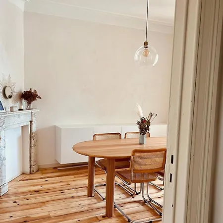 Bright And Cozy In Брюссель