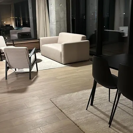 Luxurious In Center *