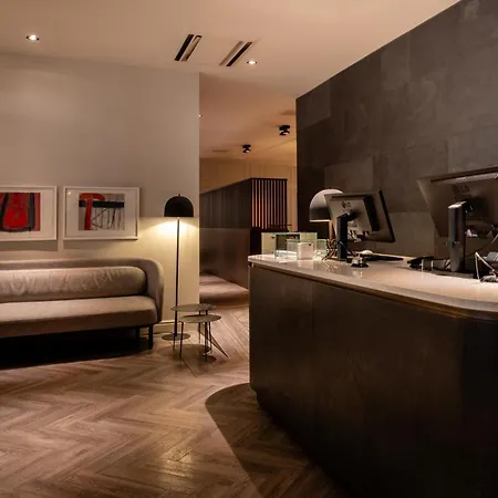 Отель Pillows Centre 4*