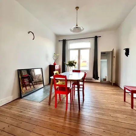 Spacious Family Midi شقة
