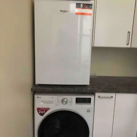 Cosy 1 Bedroom In Eu District *