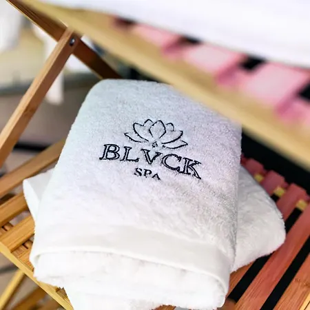 Blvck Bed & Breakfast