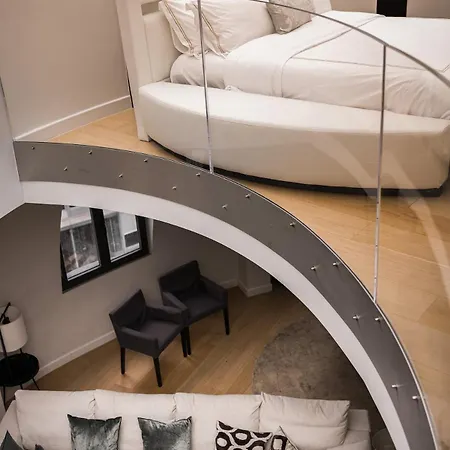 Triplex Penthouse In Centre * بروكسل