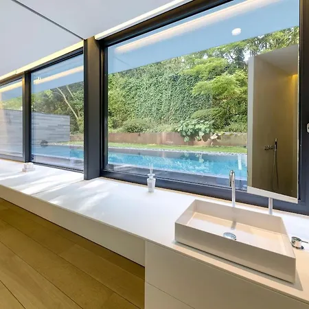 The Luxury Glass Manor *