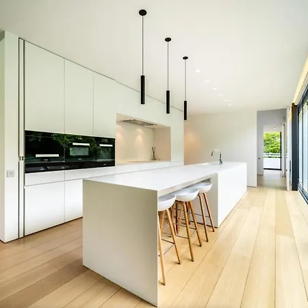 The Luxury Glass Manor Vila Brusel