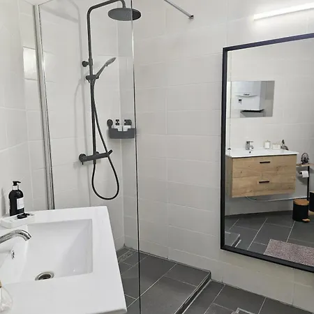 Proche Du Centre De Bruxelles, Atomium,tour&taxi,ing Arena * Brussels