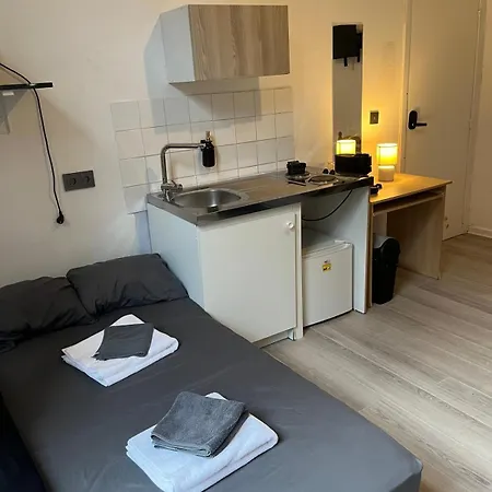 European District Guest house *