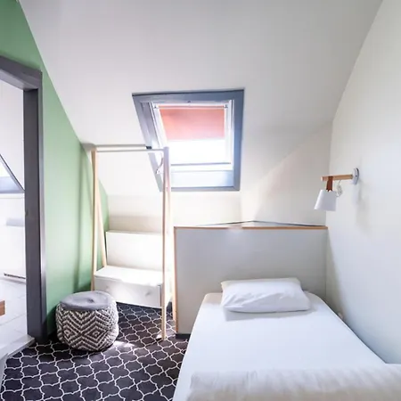 Safestay Grand Place 3*