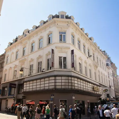 Safestay Grand Place 3*