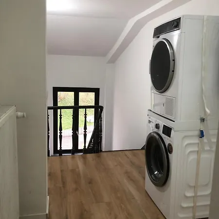 Absolute Charm 3 Bedroom 3 Bathroom With Ac Eu District Apartment *