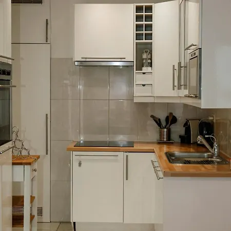 Appartement, Deux Au Pied Du Metro Montgomery 브뤼셀