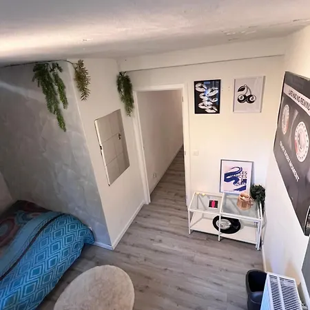 Δωμάτια σε οικογενειακή κατοικία Et Etage Prives Dans Un Duplex Moderne *