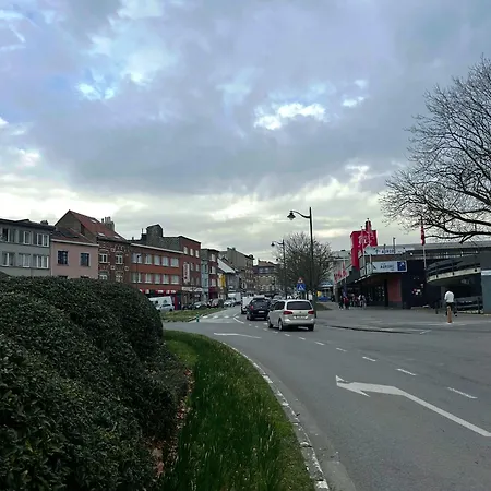 En Duplex Au Rez-de-chaussee 10 Minutes Du Centre アパート *