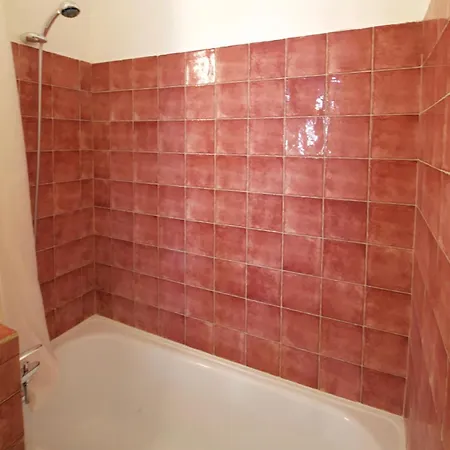 Brand New & Cosy - Louise & Stephanie Area *