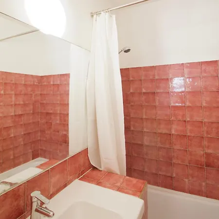 Brand New & Cosy - Louise & Stephanie Area